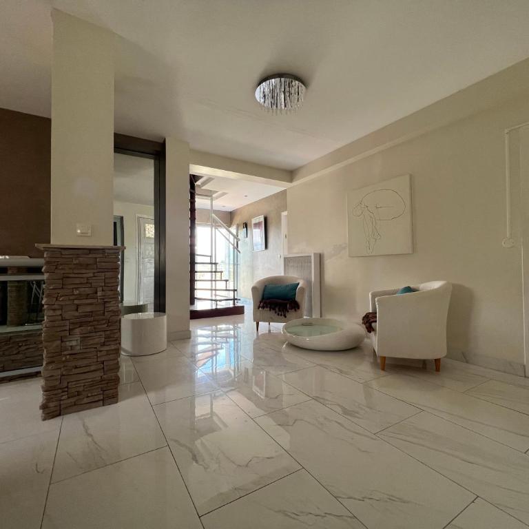 Large Panoramic Villa Retreat - Villa - 9