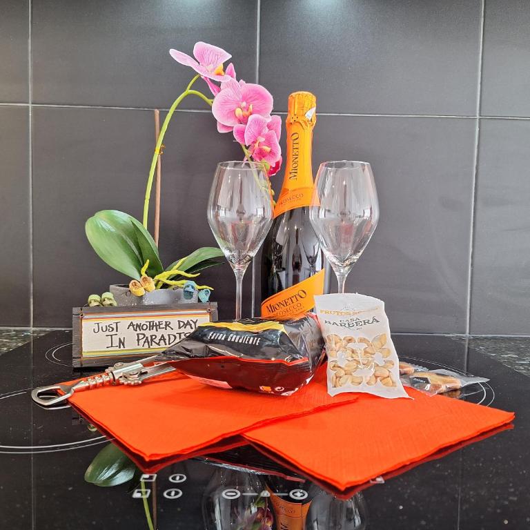 Casa Naranja - your spacious and comfortable home in Playa - One-Bedroom Apartment - 6