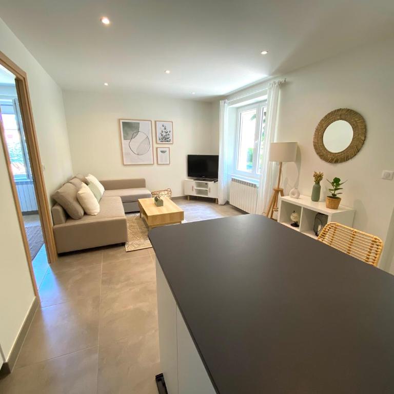 T2 rénové, jardin parking & garage privé, proche centre - One-Bedroom House - 19