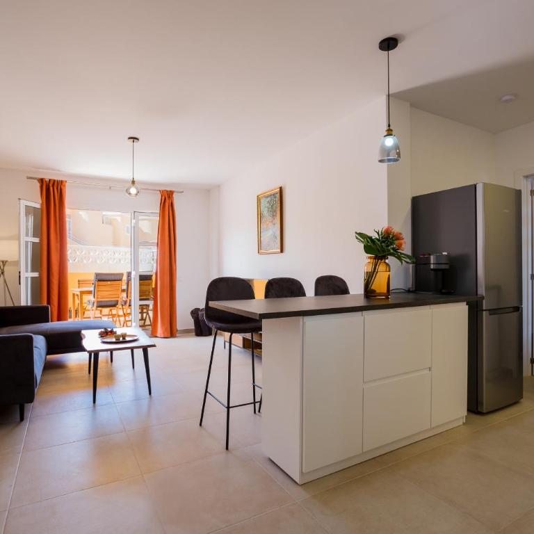 Ocean Breeze - Two-Bedroom Apartment - 7