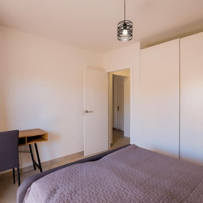 Ocean Breeze - Two-Bedroom Apartment - 20