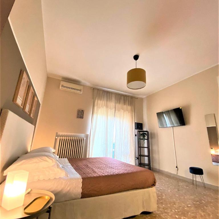 Casa Viola a 900 mt dalla Staz. Centrale - Camera Tripla con Bagno Privato - 9