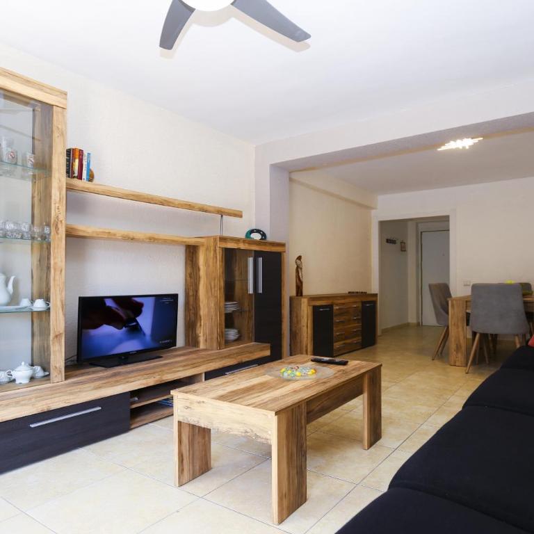 Adrian Planetcostadorada - Apartment with Balcony - 11