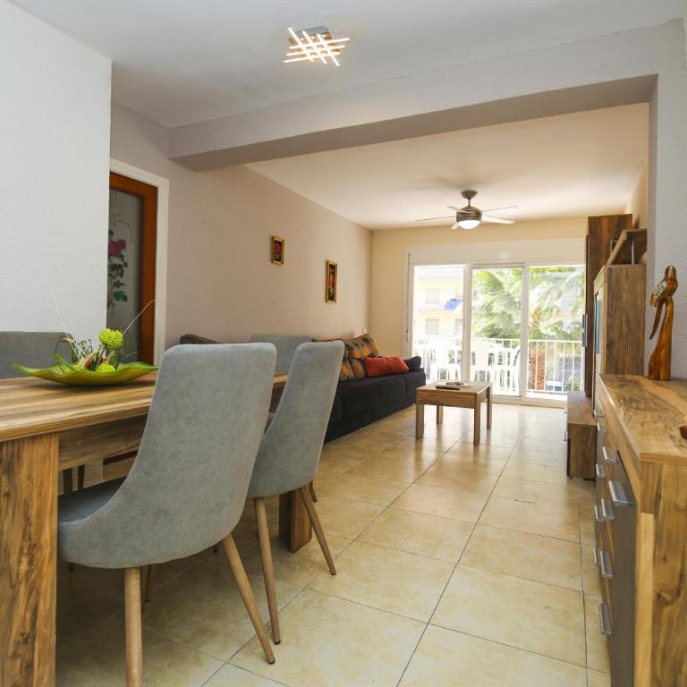 Adrian Planetcostadorada - Apartment with Balcony - 3