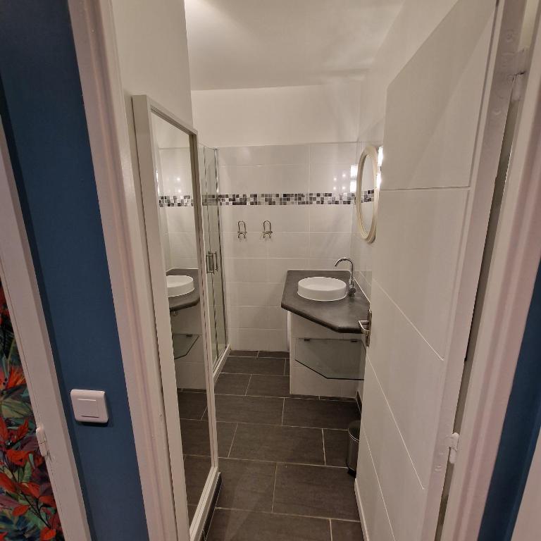 magnifique studio 2 pers, plage à 120 mètres - One-Bedroom Apartment - 9