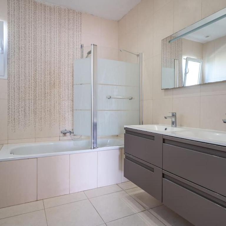 Villa moderne avec Piscine, proche mer - Villa - 3