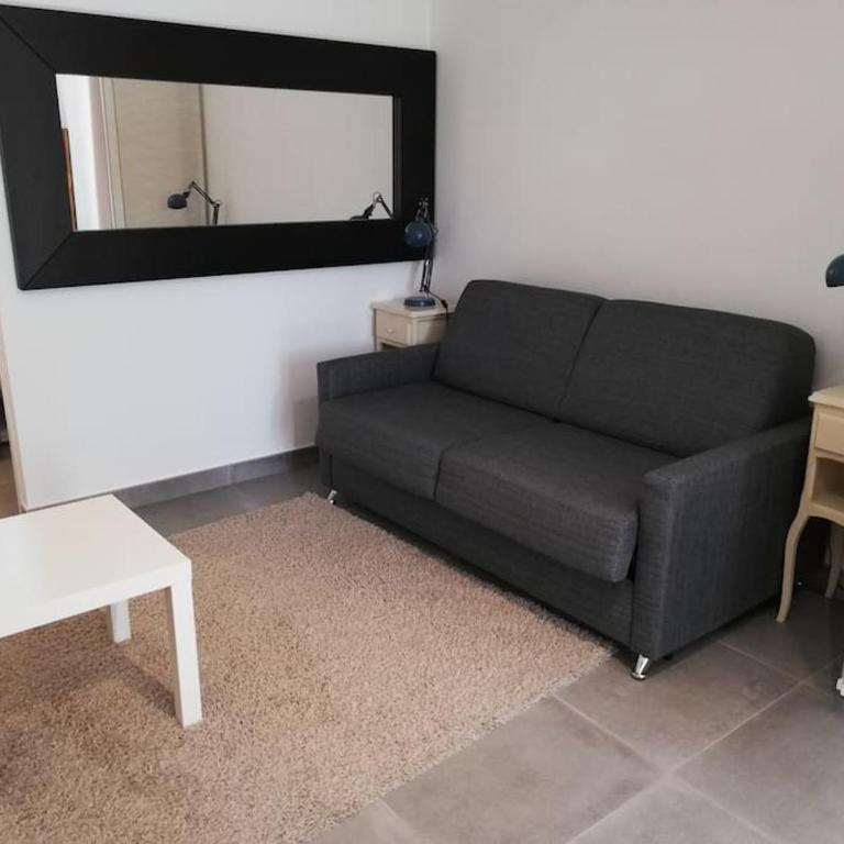 Studio confortable dans villa, terrasse, clim - Apartamento de 1 dormitorio - 9