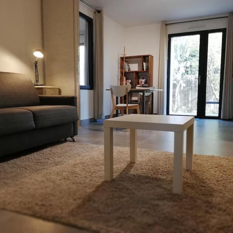 Studio confortable dans villa, terrasse, clim - Apartamento de 1 dormitorio - 10