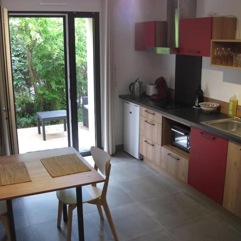 Studio confortable dans villa, terrasse, clim - Apartamento de 1 dormitorio - 12