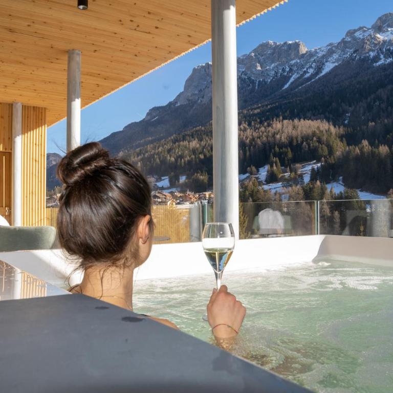 Latemar - Hotel Suites Spa - Suite con Vasca Idromassaggio - 1
