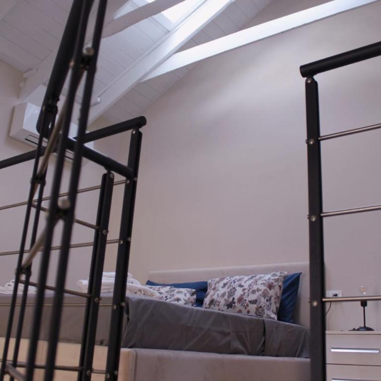 YR Apartments Bocconi- Modern Loft, 3 Min Walk to Duomo Tram - One-Bedroom House - 21