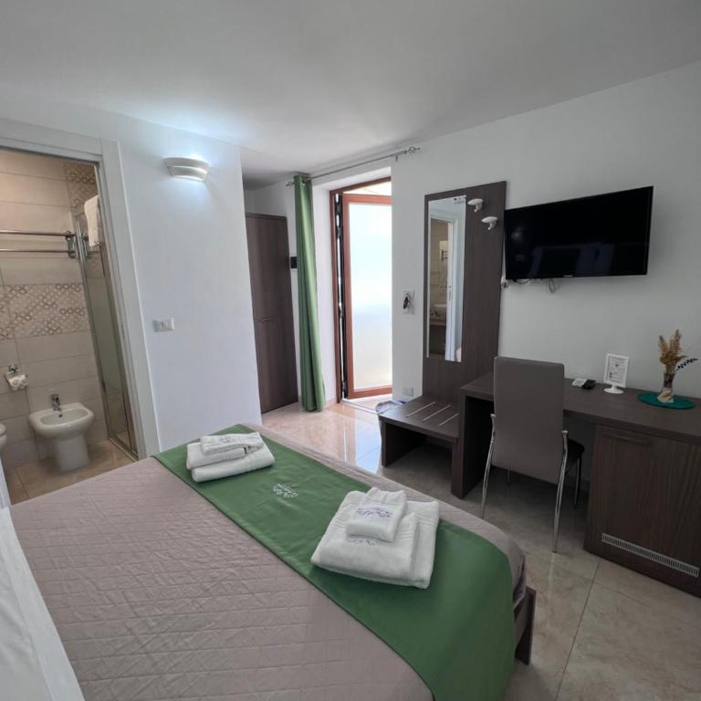 La Palazzina Bed & Breakfast - Camera Matrimoniale con Vista Piscina - 2