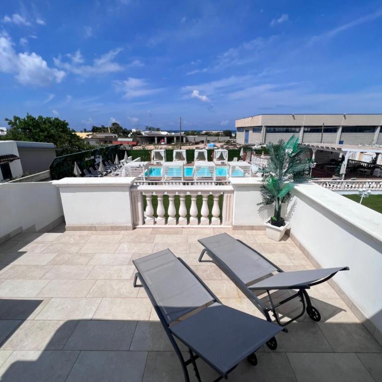 La Palazzina Bed & Breakfast - Camera Matrimoniale con Vista Piscina - 9