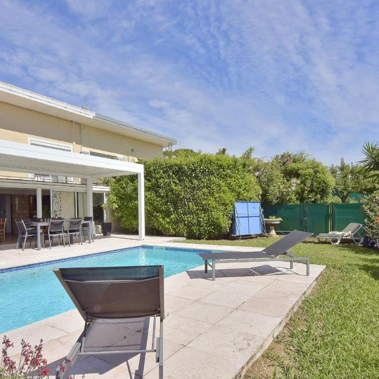Family house with swimming pool & sea view - Villa - 3