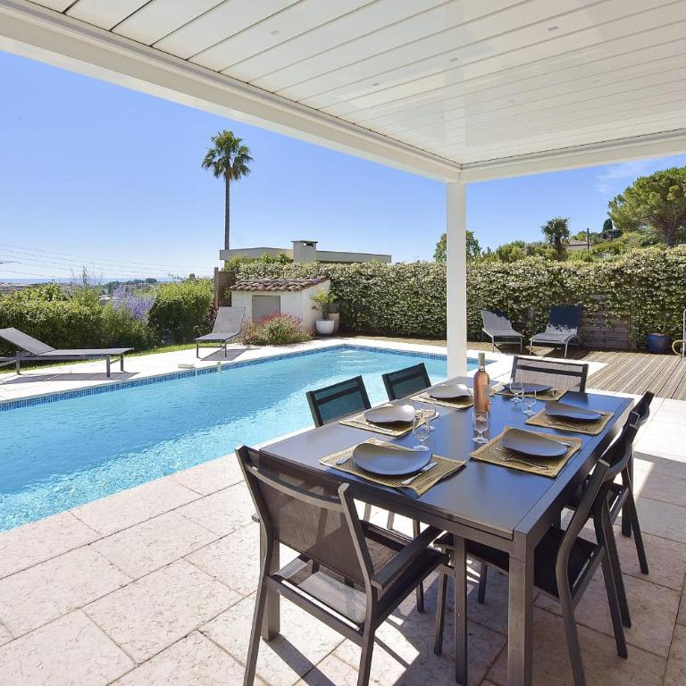 Family house with swimming pool & sea view - Villa - 7