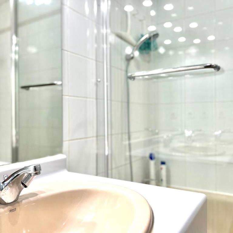 T2 parking/climatisation - proche Halles au grain - Appartamento con 1 Camera da Letto - 13