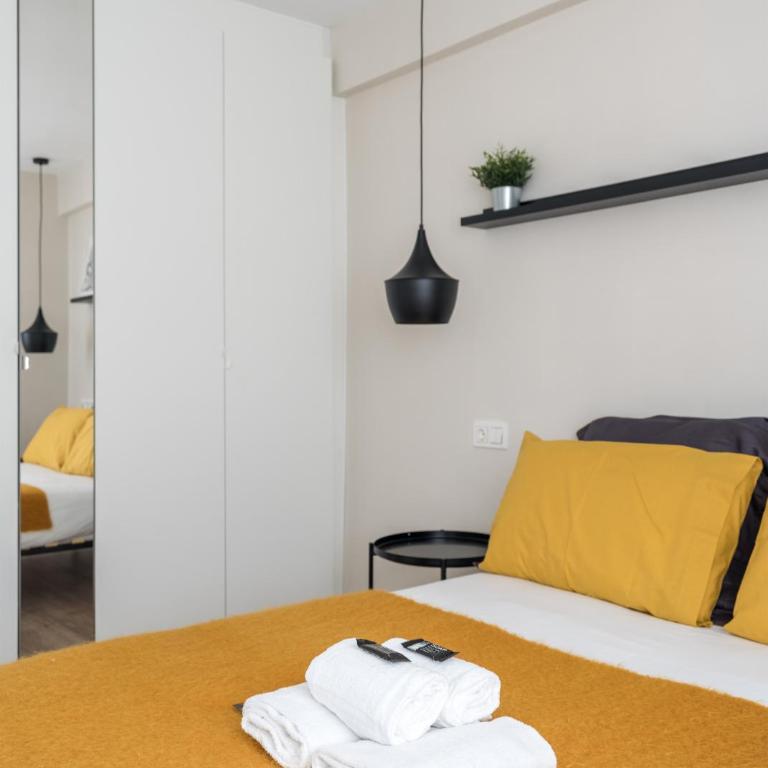 Beltran apartment by People Rentals - Three-Bedroom Apartment - 14