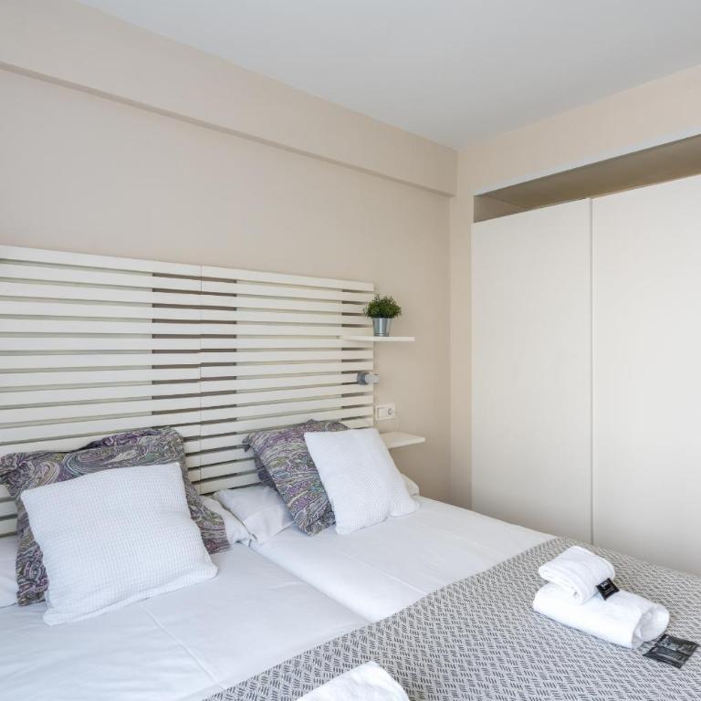 Beltran apartment by People Rentals - Three-Bedroom Apartment - 16