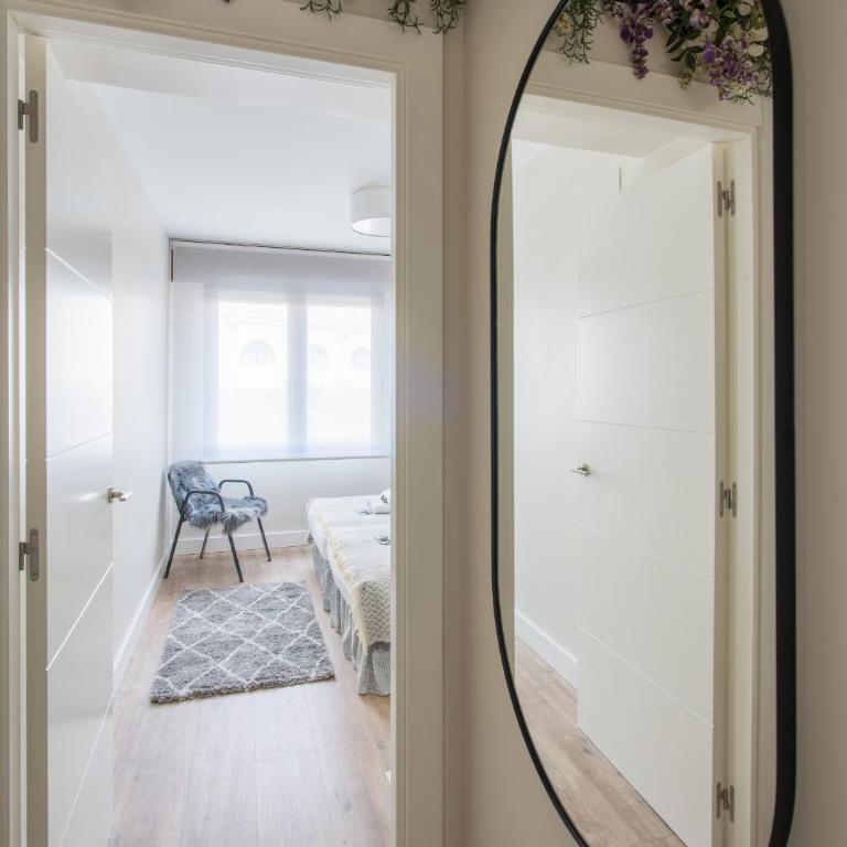 Beltran apartment by People Rentals - Three-Bedroom Apartment - 26