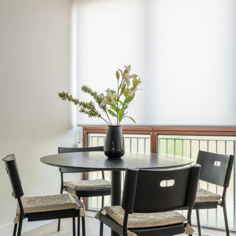Beltran apartment by People Rentals - Three-Bedroom Apartment - 30