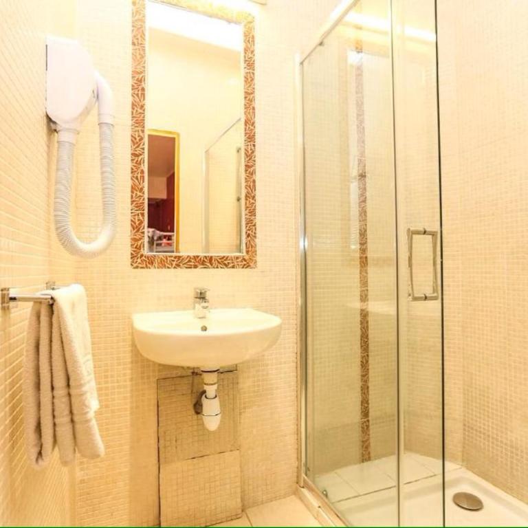 Le Village Montmartre - Double Room with Kitchenette - 4