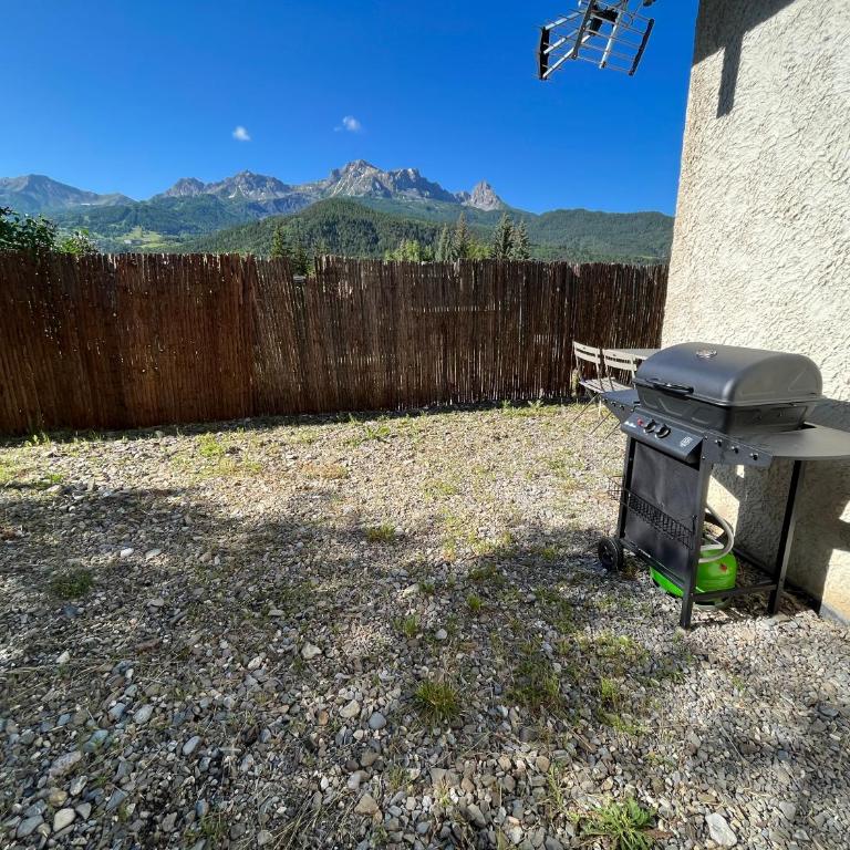 Barcelonnette location avec jardin - One-Bedroom Apartment - 11