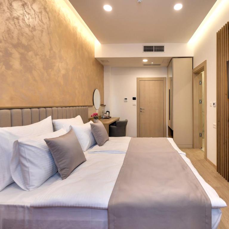 Hotel Emerald - Standard Double or Twin Room - 1