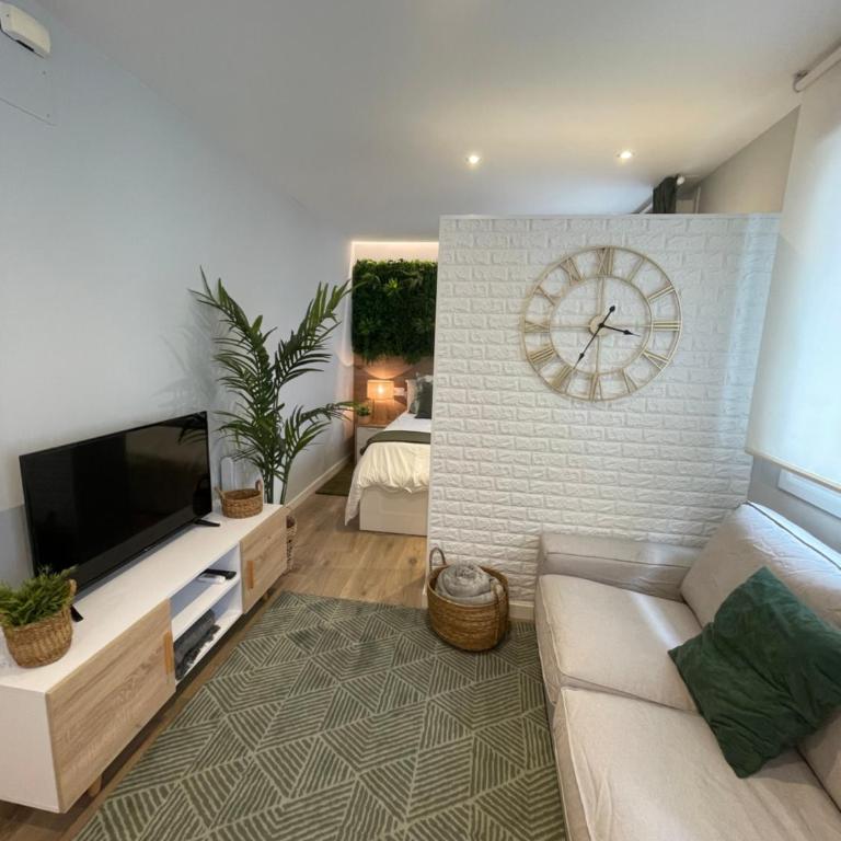 Nikkis Loft - One-Bedroom Apartment - 4