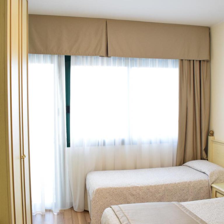 Hotel Carlton - Camera Matrimoniale/Doppia con Letti Singoli con Vista Mare Laterale - 16