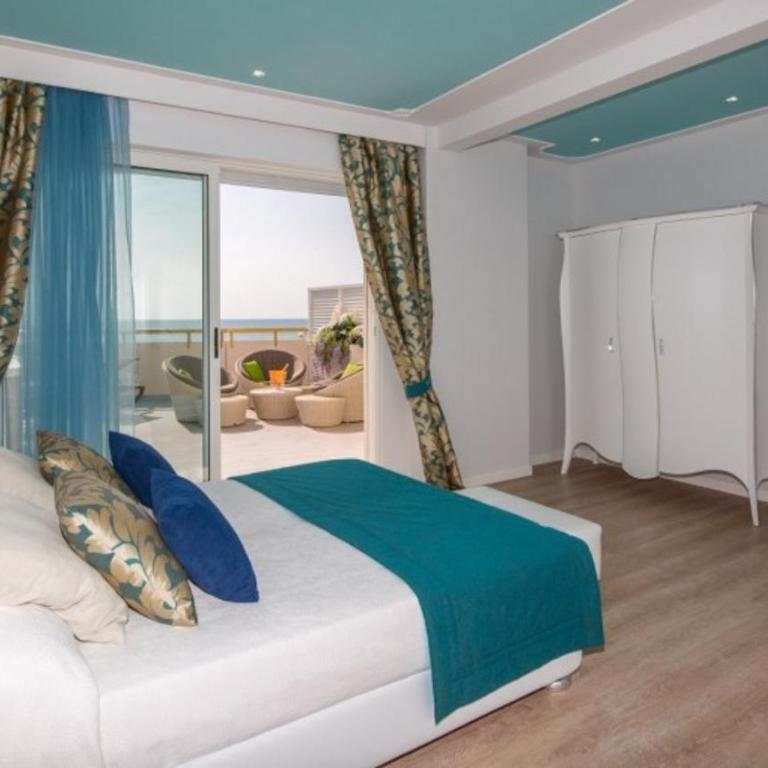 Hotel Carlton - Suite King con Vasca Idromassaggio - 3