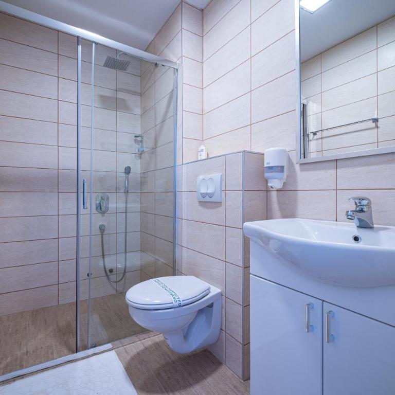 MAS Apartments - One-Bedroom Apartment - 3