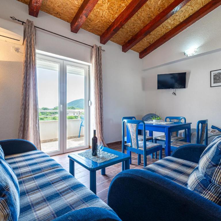 MAS Apartments - One-Bedroom Apartment - 8
