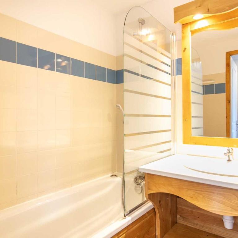 V du Bachat Asters B21 - Appt 6 pers - Appartement - 12