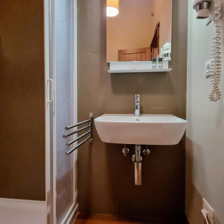 Locanda Al Volo Tommaseo - Superior Triple Room - 9
