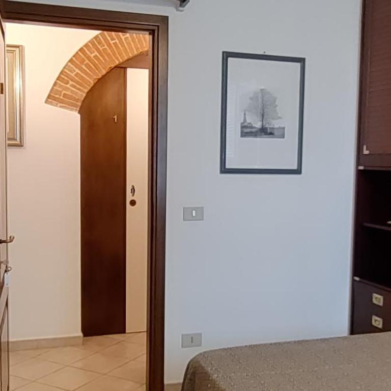 Alfieri Bed & Breakfast - Camera Matrimoniale con Bagno Privato - 5