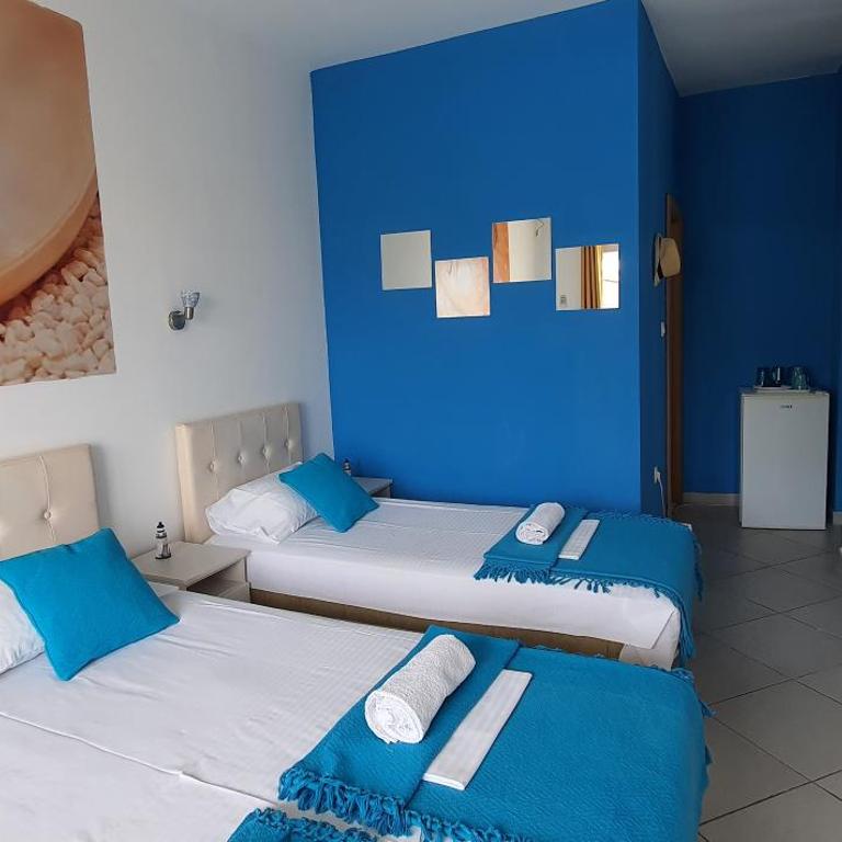 Villa D&B Budva - Triple Room with Private Bathroom - 5