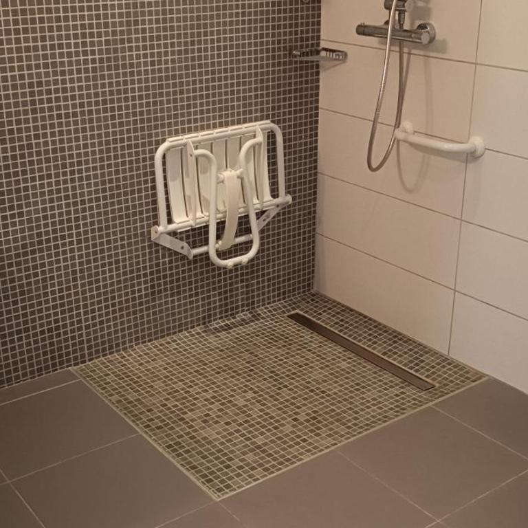 Hotel Le Majestic Canet plage - Chambre Lit King-Size - Accessible aux Personnes à Mobilité Réduite - 3