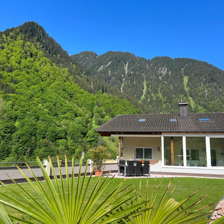 Ferienhaus Fleisch - Apartment mit 7 Schlafzimmern und Terrasse - 1