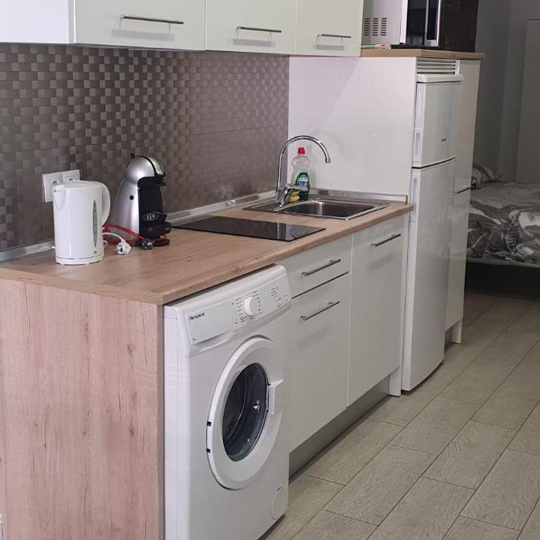 ESTUPENDO PISO a 3 min ESTACIÒN DE TREN MARIA ZAMBRANO Y BUS - Apartamento de 1 dormitorio - 8