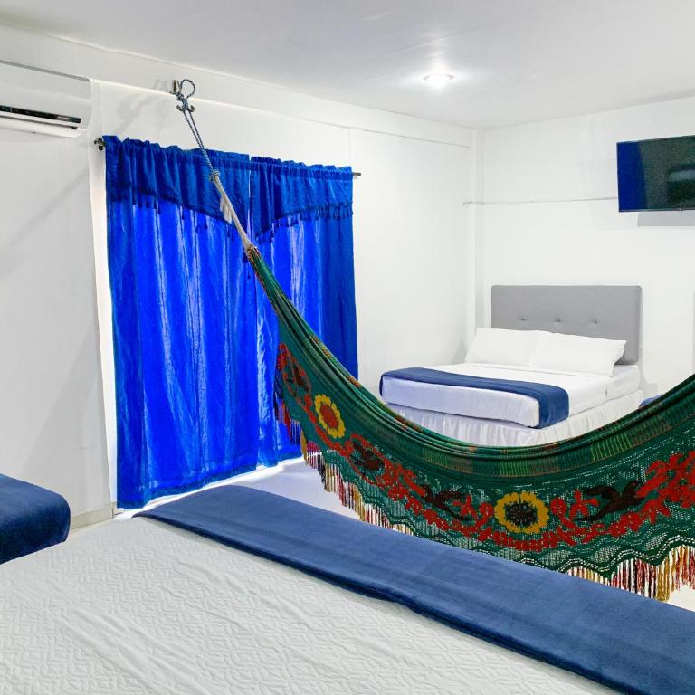 Hotel Abi Inn By GEH Suites - Family Room - 1