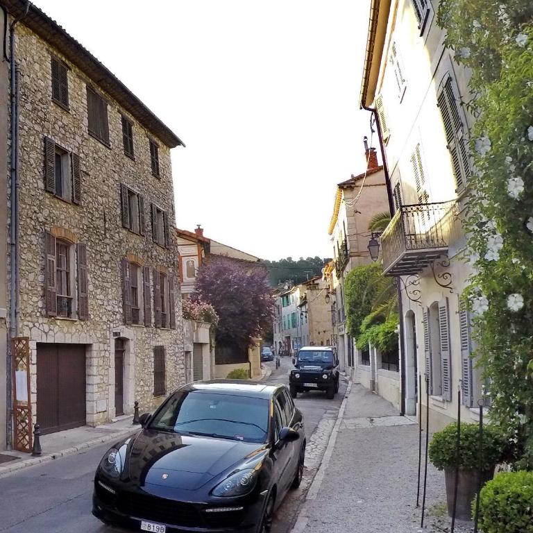 Maison Carles BnB - Studio Lit King-Size avec Canapé-Lit - 7