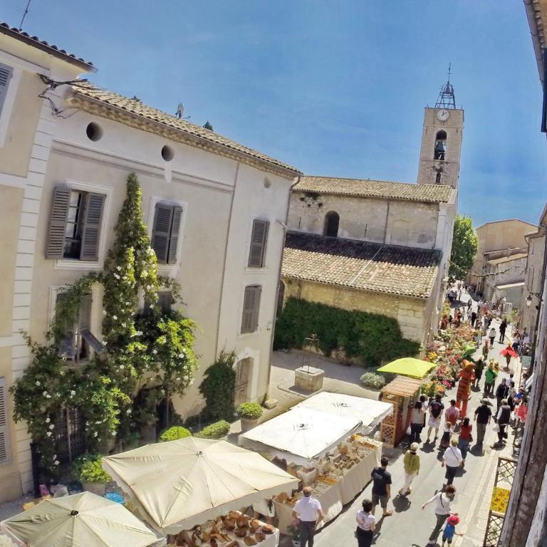Maison Carles BnB - Suite Lit King-Size - Vue sur Rue - 7