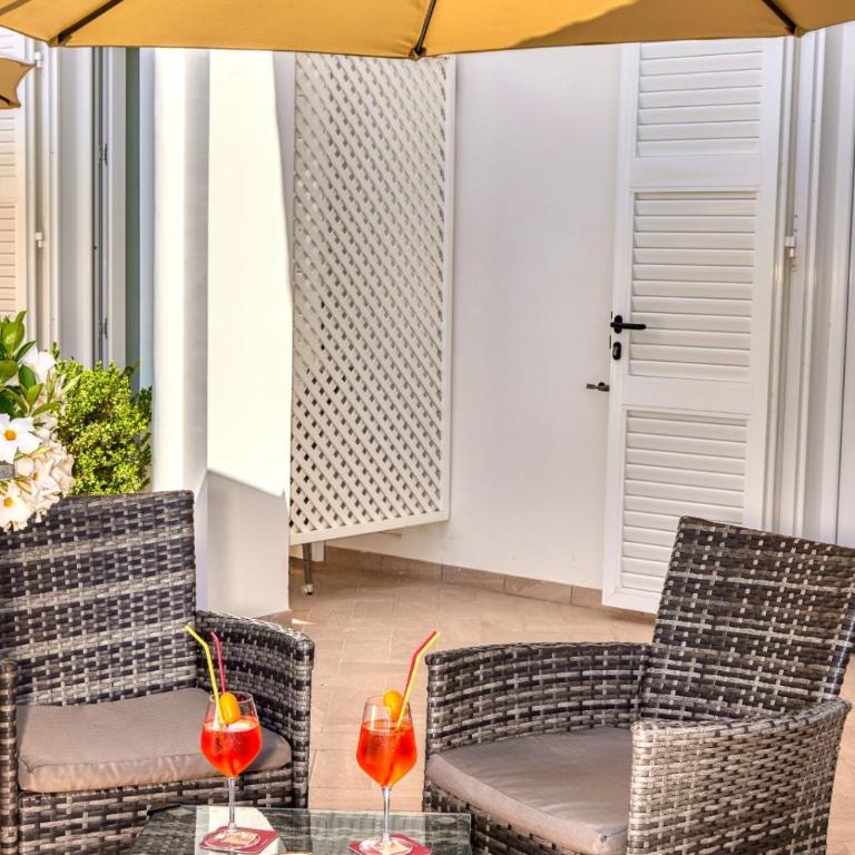 Villa Giardini Luxury Room - Camera Matrimoniale Deluxe con Balcone - 11