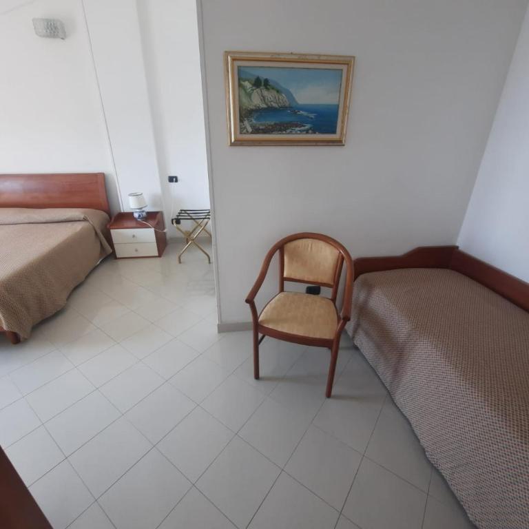 Hotel Leopold - Camera Tripla - 4