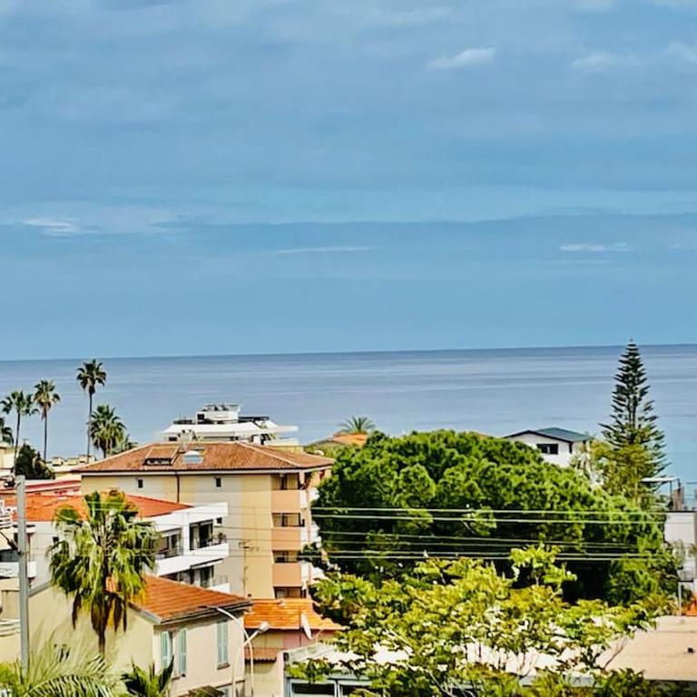 Climatisé 2 pièces Vue Mer terasse Parking - Appartement 1 Chambre - 1