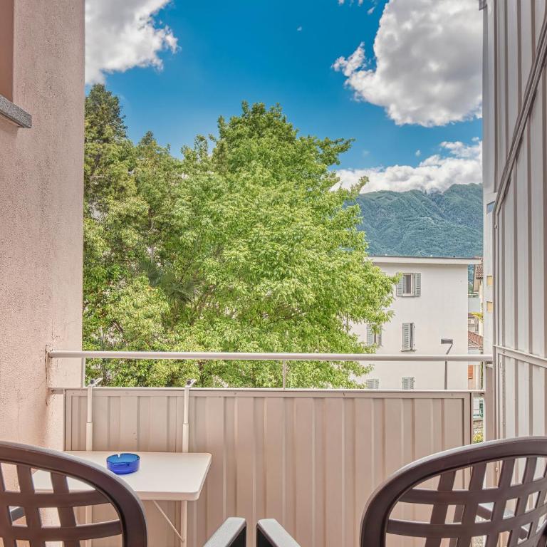 @ Home Hotel Locarno - Camera Matrimoniale con Balcone - 3