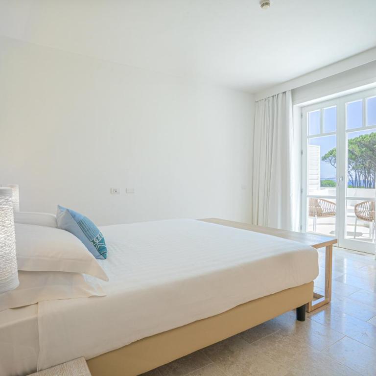 Felix Hotels - Hotel La Coluccia - Camera Matrimoniale Deluxe con Balcone e Vista Mare - 3