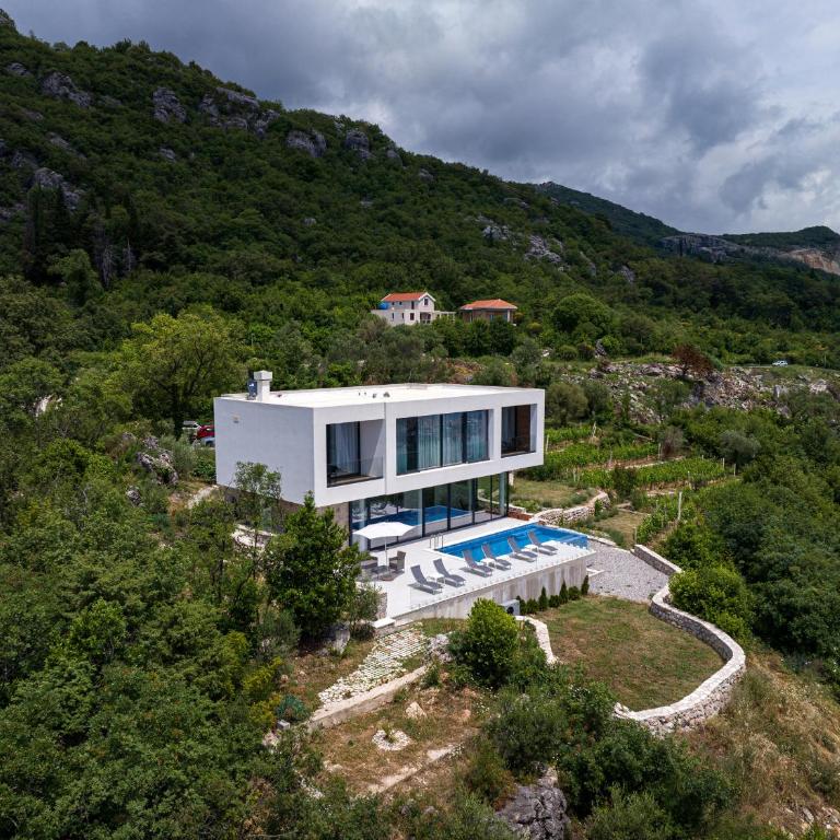 Villa Trebesin - Villa with Private Pool - 81
