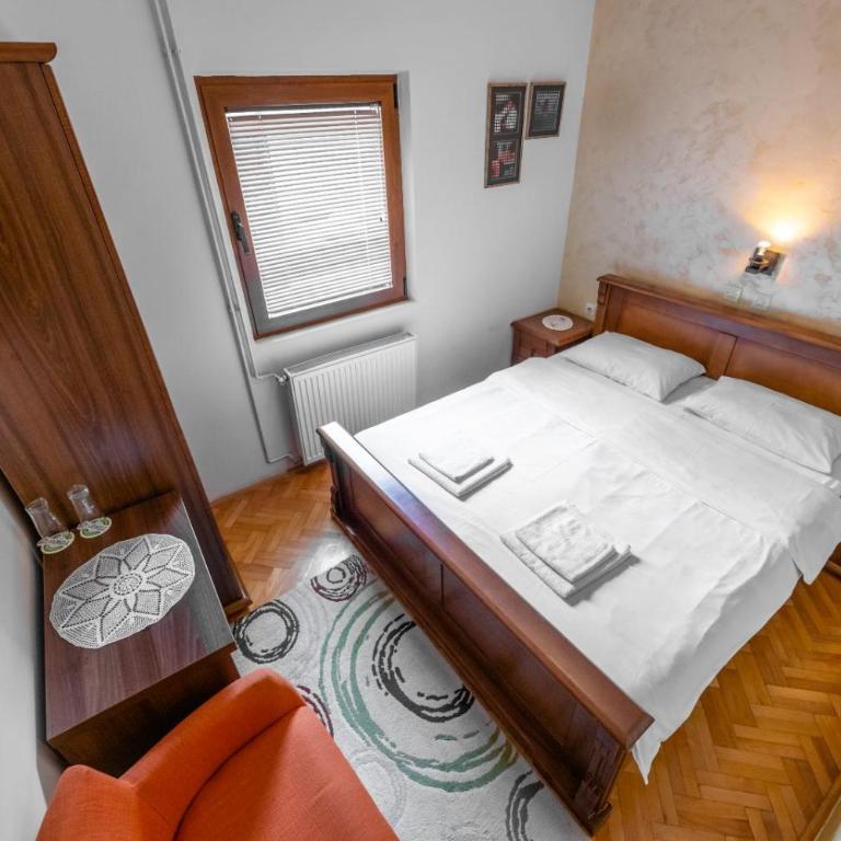 Guesthouse Sandra - Dvokrevetna Soba sa Bračnim Krevetom - 1