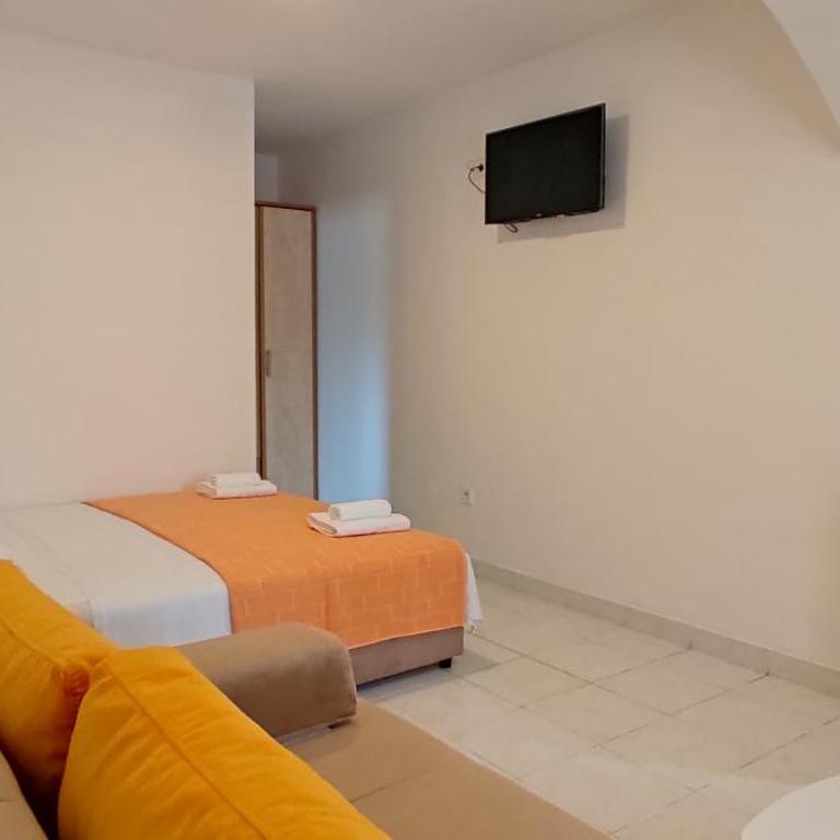 R&A Apartmani Bečići - Četvorokrevetna Soba - 5